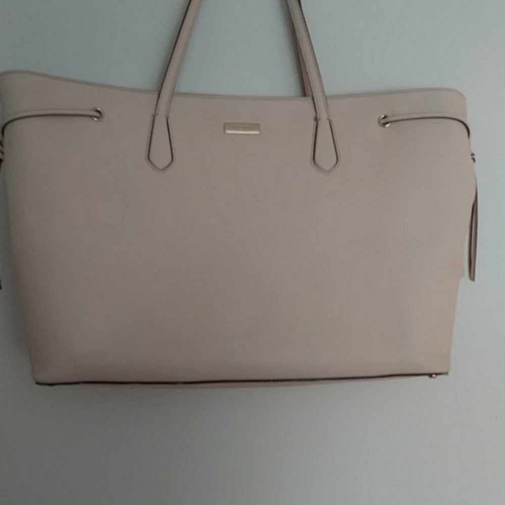 SOLD * Kate Spade large Tote purse